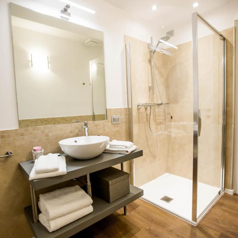 Arena Suite - Suite Superior con Balcone - 6