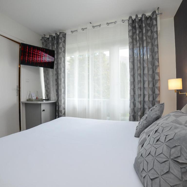 Novalaise Plage - Petite Chambre Double - 12