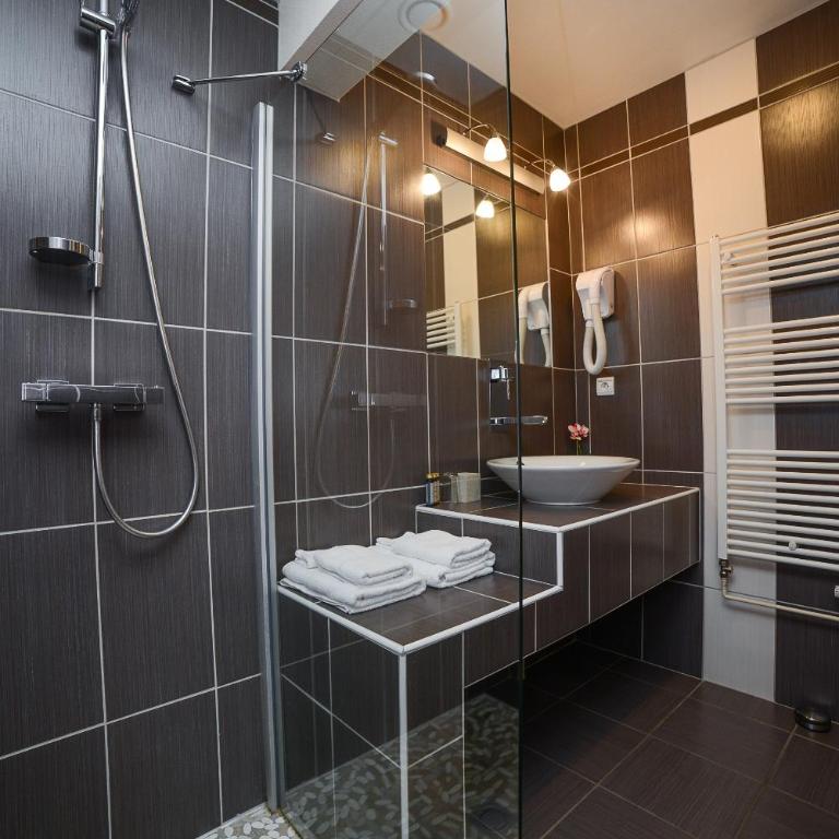 Novalaise Plage - Chambre Double Deluxe avec Balcon - 4
