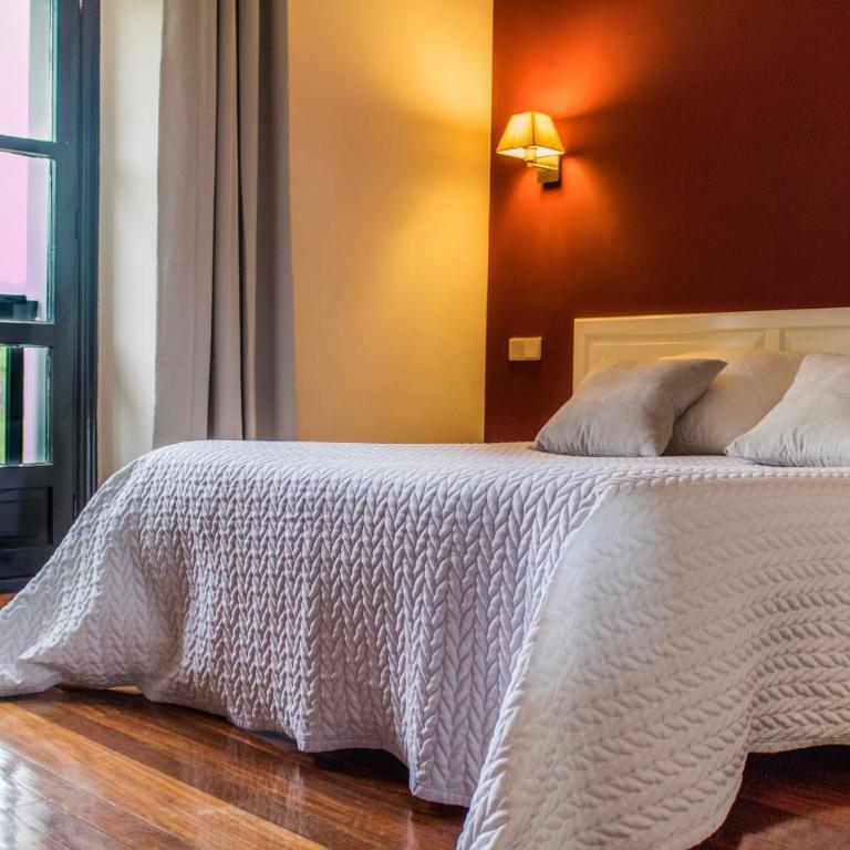 Hotel Montañas de Covadonga - Habitación Doble con vistas a la montaña - 7