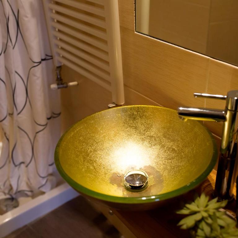 Nerva Accommodation Cavour - Camera Matrimoniale/Doppia con Letti Singoli - 1