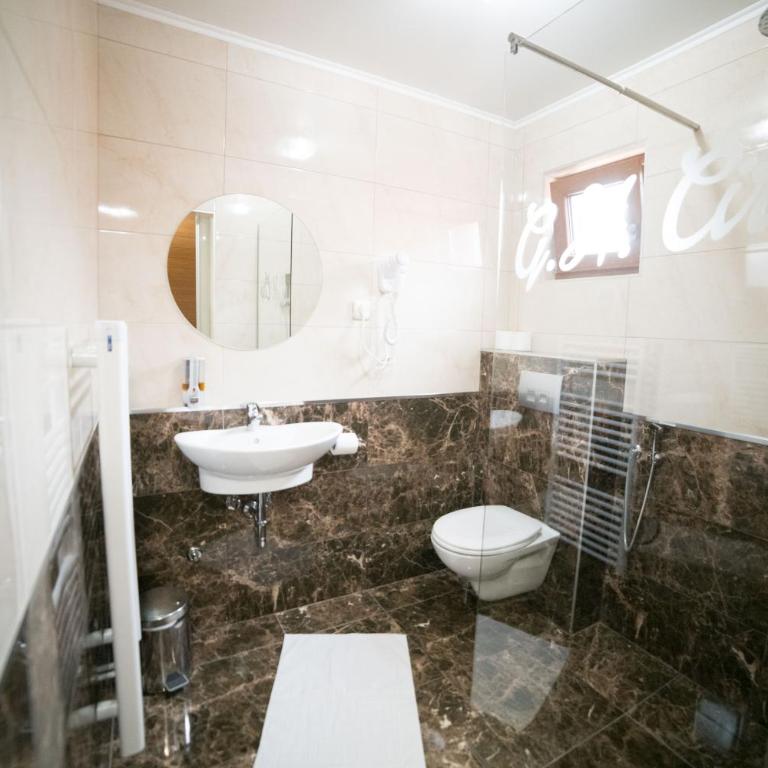ĆIRO HOTEL -free parking - Deluks Soba sa Bračnim Krevetom (King-size) - 32