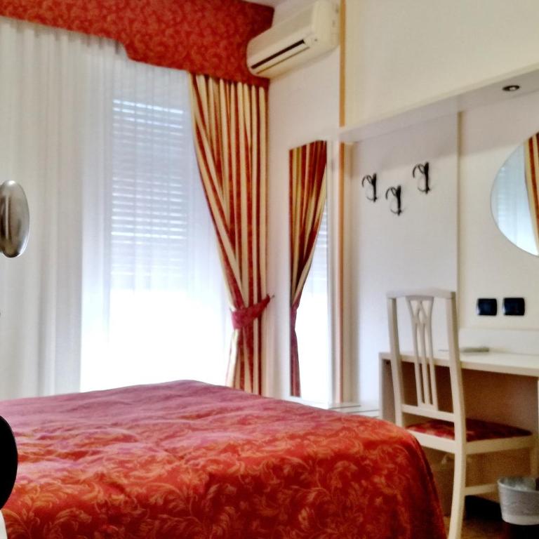 Gold Hotel - Camera Matrimoniale - 8