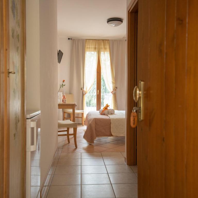 Agriturismo Costadoro - Camera Matrimoniale/Doppia con Letti Singoli con Vista Lago. - 2