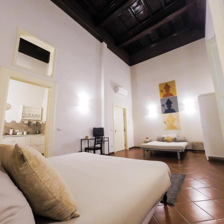 Domus Donnaregina Apartments - Deluxe Apartment - 9