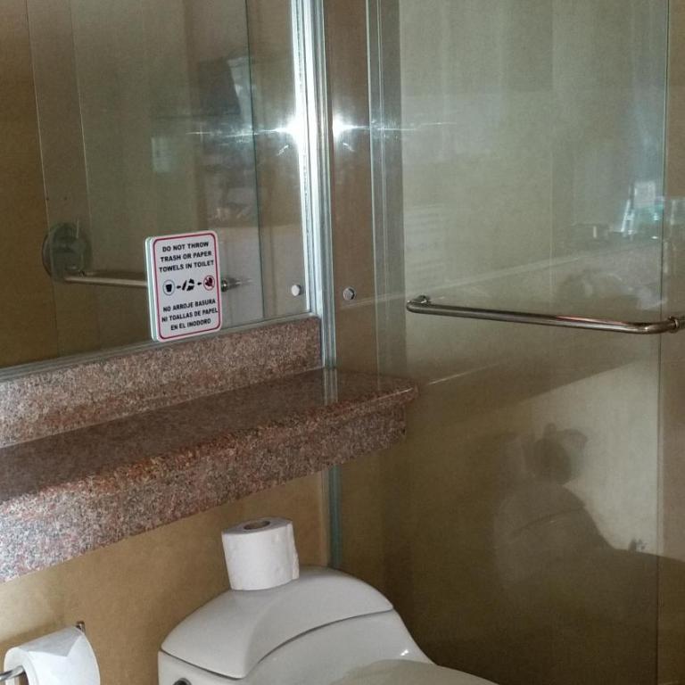 Howard Johnson by Wyndham Montañita - 2 Twin Beds, Pool View, Non Smoking - 2