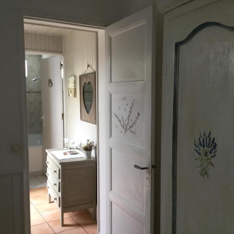 Hotel Le Méditérranée - Chambre Triple - Vue sur Jardin - 5