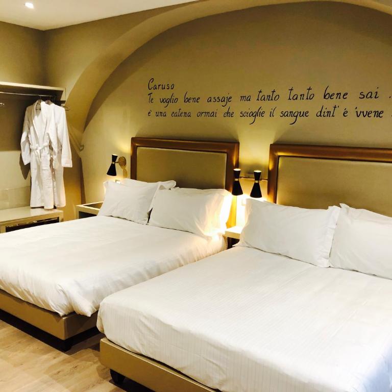 Caruso Place Luxury Rooms & Suites - Suite with Double Queen Bed - 10