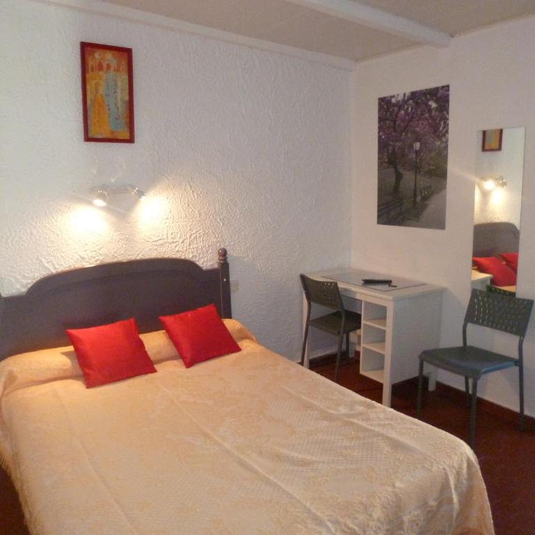 Hôtel le Calypso - Chambre Double avec Toilettes Communes - 1