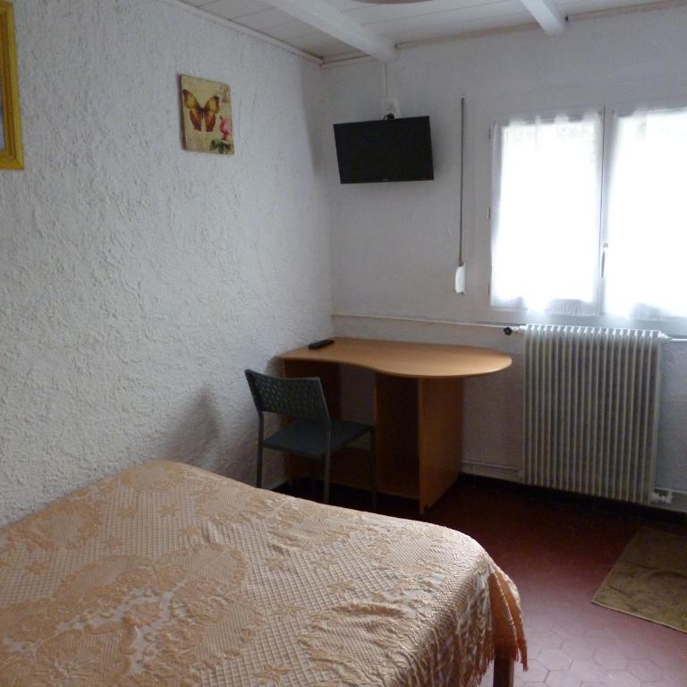 Hôtel le Calypso - Chambre Double avec Toilettes Communes - 7
