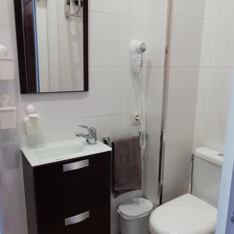 Hospedaje Lopez - Habitación Doble con baño privado - 4