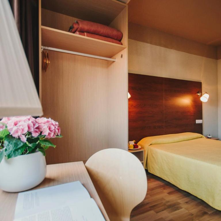 Hotel Embajador - Habitación Doble - 1 o 2 camas - 4