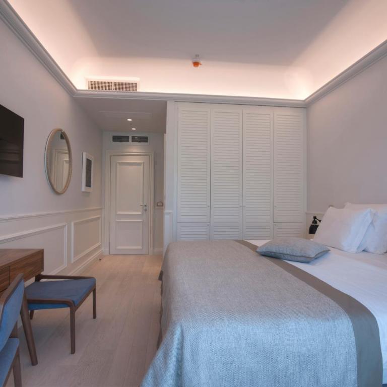 Hotel Majestic - Dvokrevetna Soba s Bračnim Krevetom/2 Zasebna Kreveta i Pogledom na Grad - 2