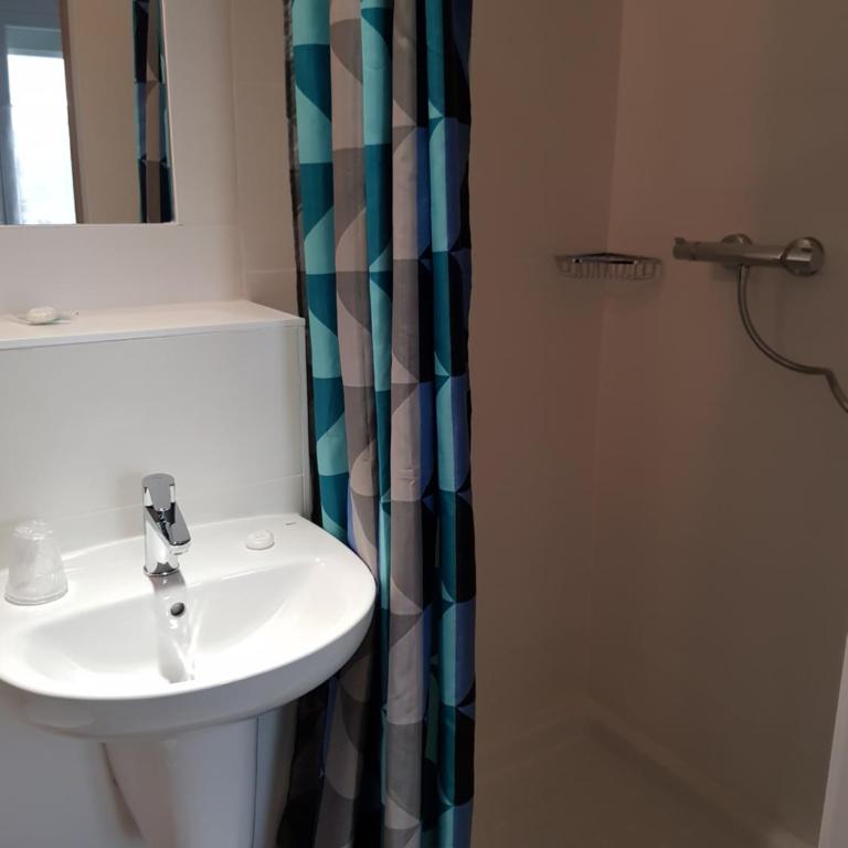 Auberge du Bon Vivant - Chambre Double Supérieure avec Climatisation et Terrasse Commune - 1