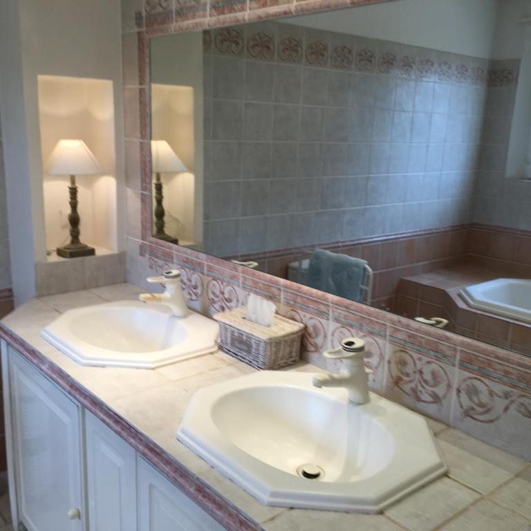 Le Champmazet - Chambre Double avec Salle de Bains Privative - 1