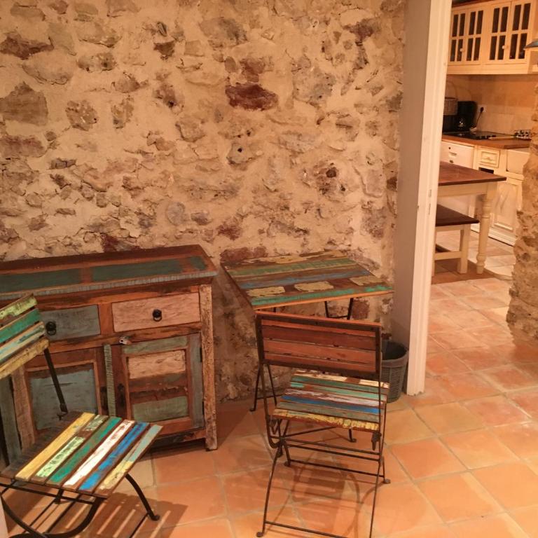 Le Champmazet - Chambre Double ou Lits Jumeaux avec Salle de Bains Privative - 3
