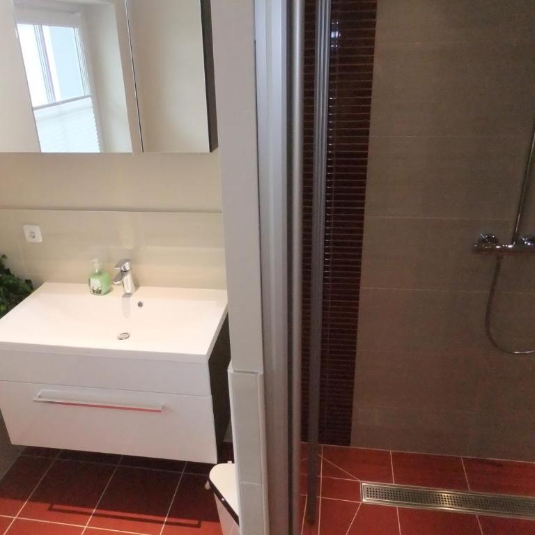 Ferienwohnung Resi im Zentrum - Appartamento con 2 Camere da Letto e Balcone - 30