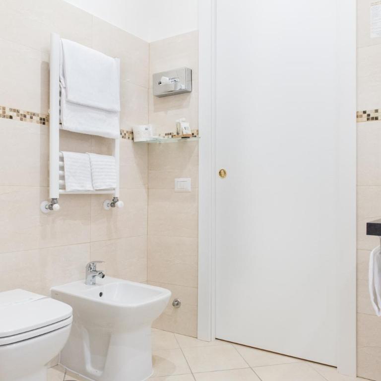 Domus Giulia - Camera Tripla Classic - 7