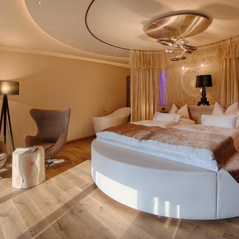 Amonti Wellnessresort - Romantic Suite mit Balkon - 4