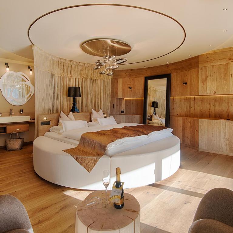 Amonti Wellnessresort - Romantic Suite mit Balkon - 3