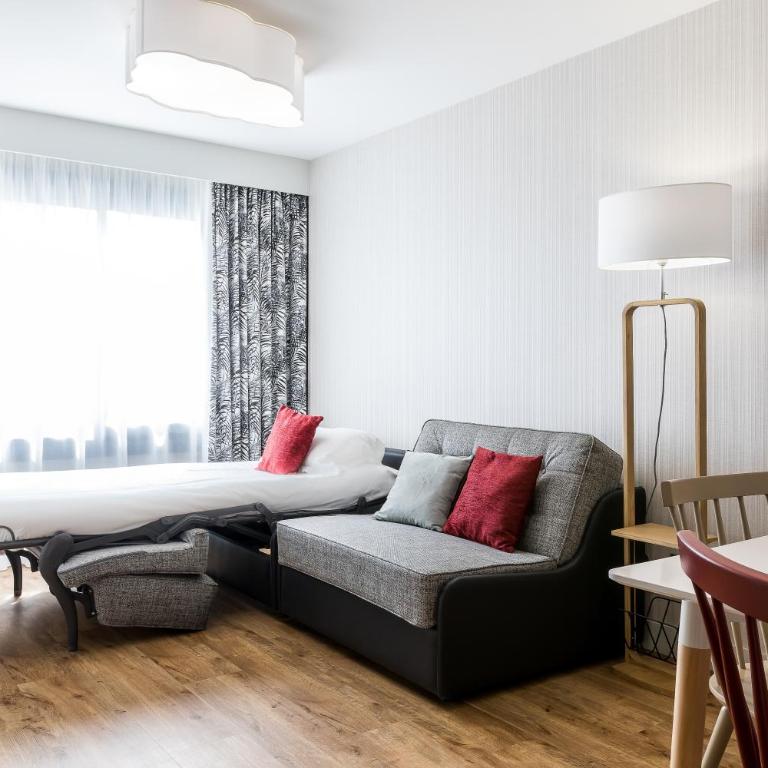Madame Cadet - Appartement – Bâtiment 2 - 13