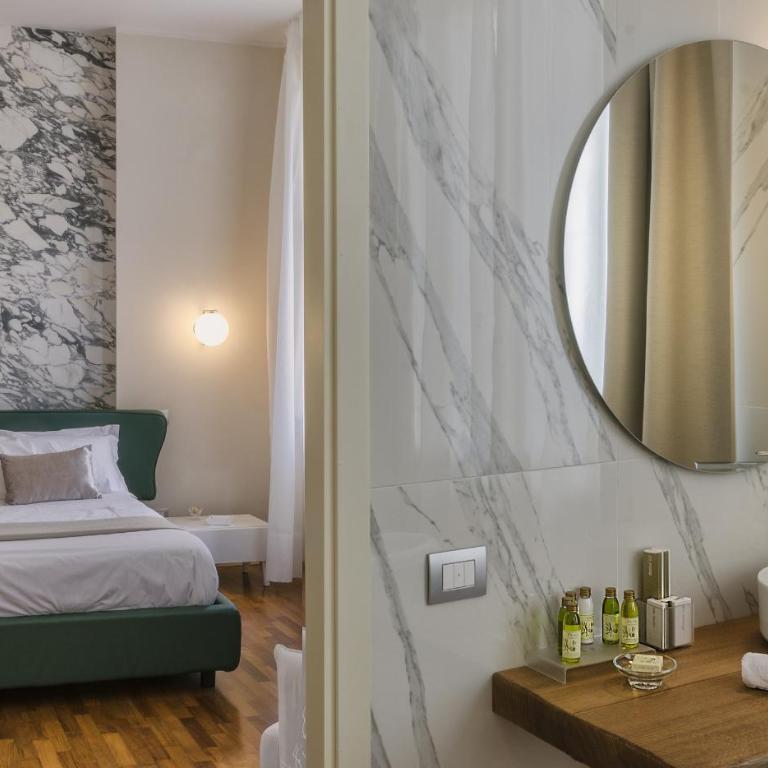 Palazzo Cini Luxury Rooms in Pisa - Camera Tripla Superior con Vasca - 14