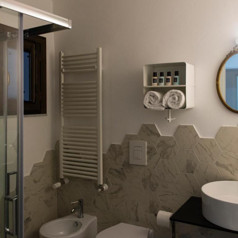 B&B Malvasia - Superior Triple Room - 13