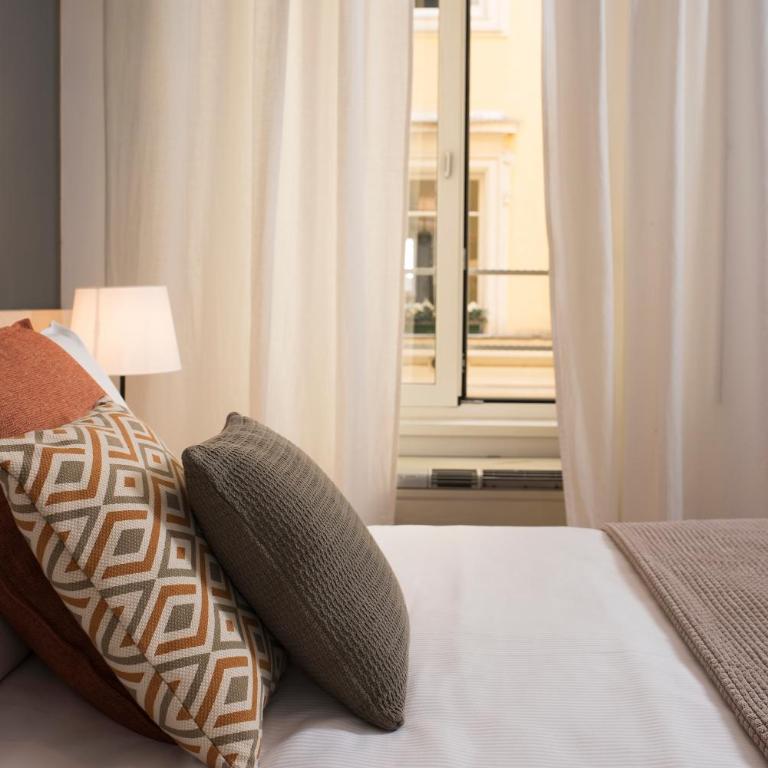 111 ColaDiRienzo Rooms - by AD Roma - Deluxe Triple Room - 2