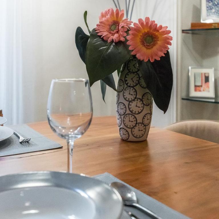 PREF 2 · F4 - VASTE ET BOURGEOIS ,3 CHAMBRES, ASCENSEUR, VX-NICE - Appartement - 46