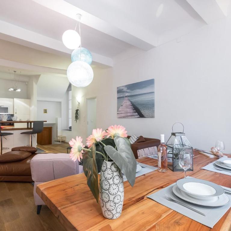 PREF 2 · F4 - VASTE ET BOURGEOIS ,3 CHAMBRES, ASCENSEUR, VX-NICE - Appartement - 33