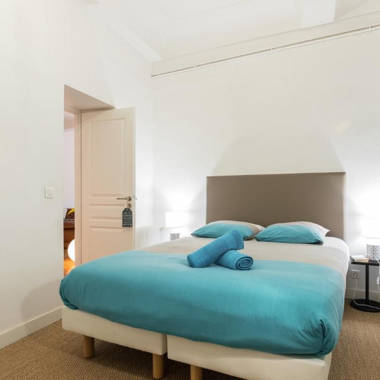 PREF 2 · F4 - VASTE ET BOURGEOIS ,3 CHAMBRES, ASCENSEUR, VX-NICE - Appartement - 27