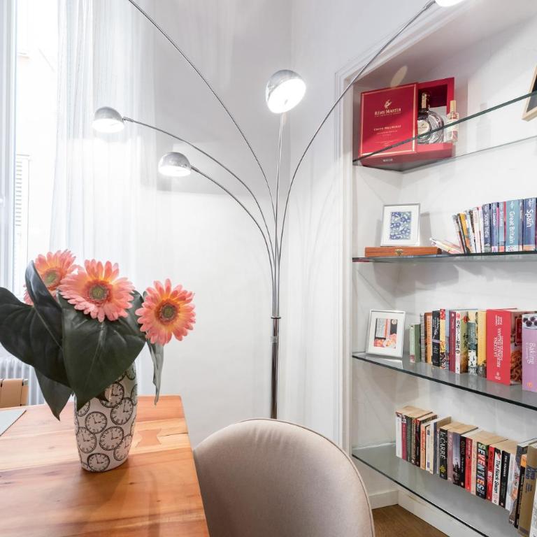 PREF 2 · F4 - VASTE ET BOURGEOIS ,3 CHAMBRES, ASCENSEUR, VX-NICE - Appartement - 40