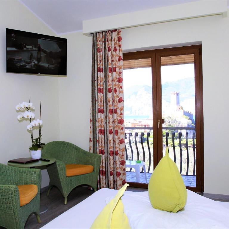 Hotel Augusta - Camera Superior Matrimoniale o Doppia con Letti Singoli e Balcone Vista Lago - 6