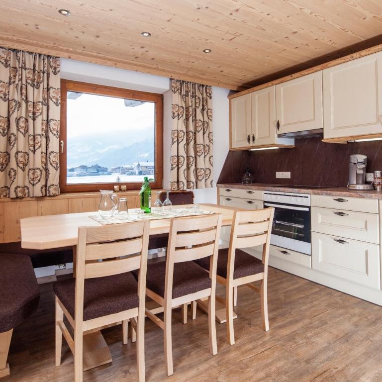 Apart Tyrol - Three-Bedroom Apartment with Balcony - 24