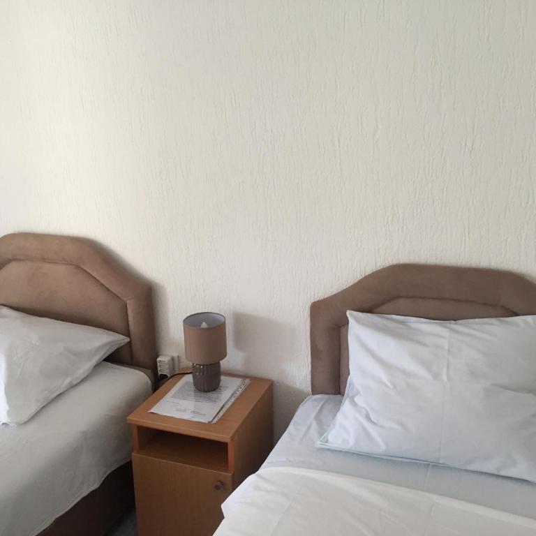 Guest House Bajceta - Double or Twin Room with Balcony - 5