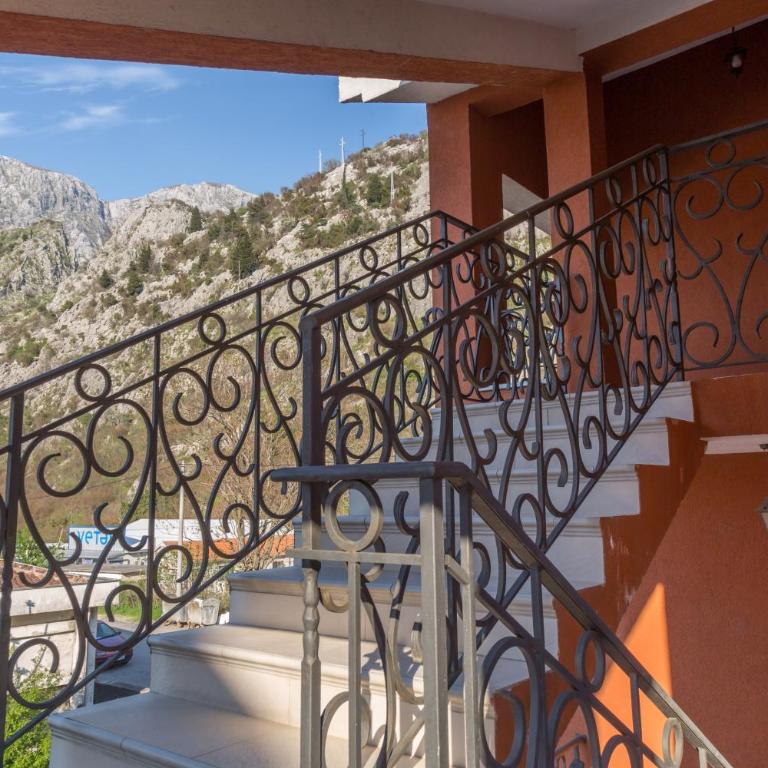 Apartment Damjan - Apartment with Mountain View - 16