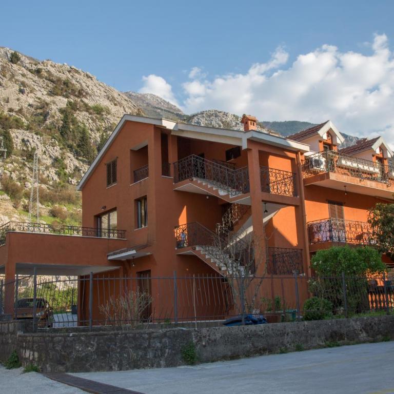Apartment Damjan - Apartment with Mountain View - 13