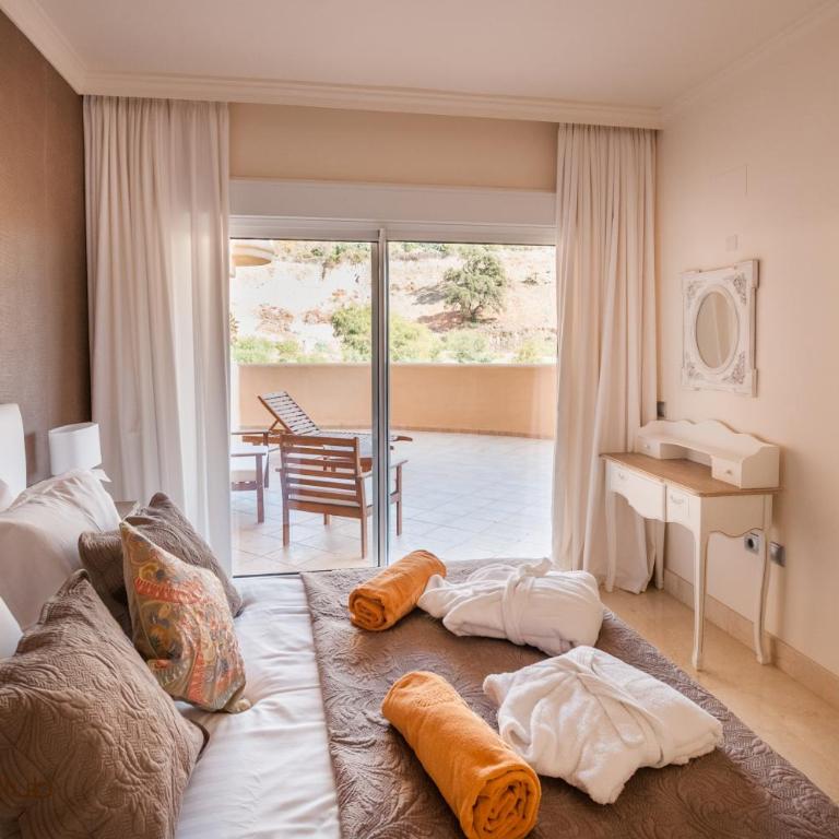 Aloha Hill Club - Apartamento Superior de 2 dormitorios (2-4 adultos) - 2