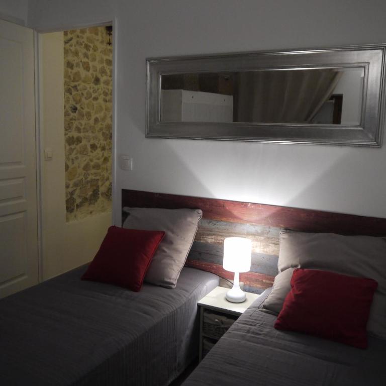 Vieille Ville 2 - La Petite Maison à Safranier, 2 bedrooms, max 4 adults and 2 kids - Maisonnette - 27