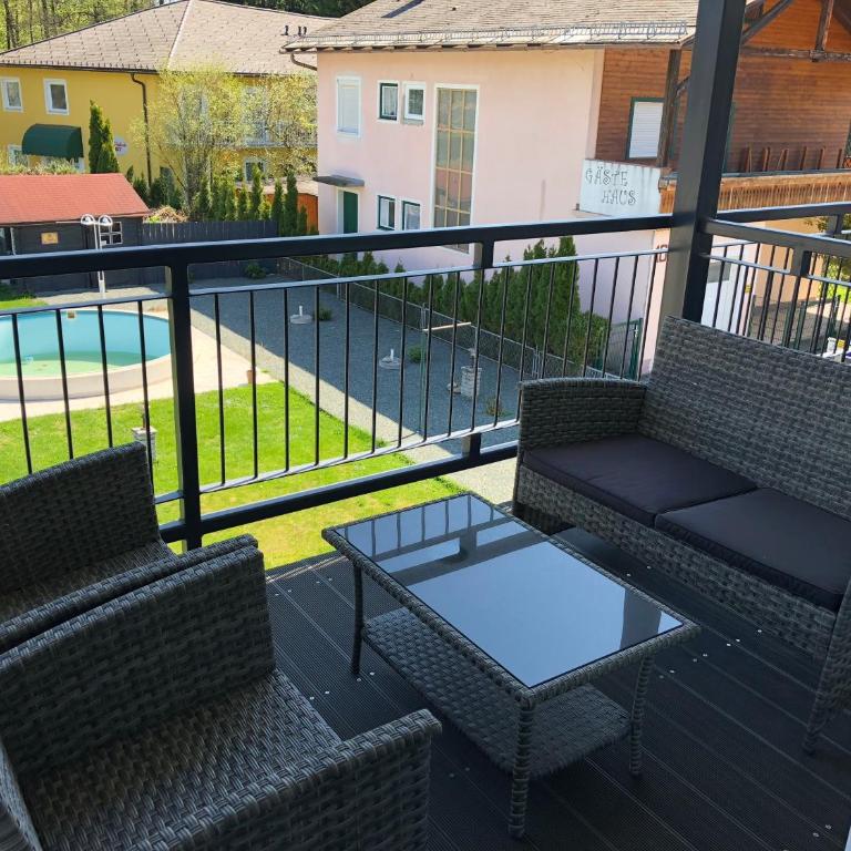 Enjoyit Rooms - Zimmer mit Queensize-Bett und Balkon - 1