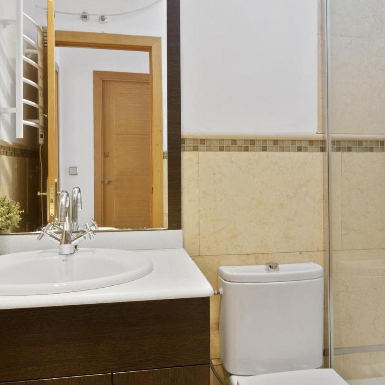 Suites Familiares Gran Vía - Apartamento - 8