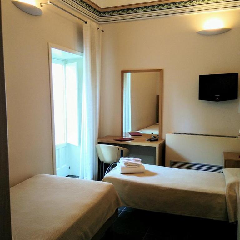 Hotel Novecento - Camera Piccola Doppia con Letti Singoli - 1