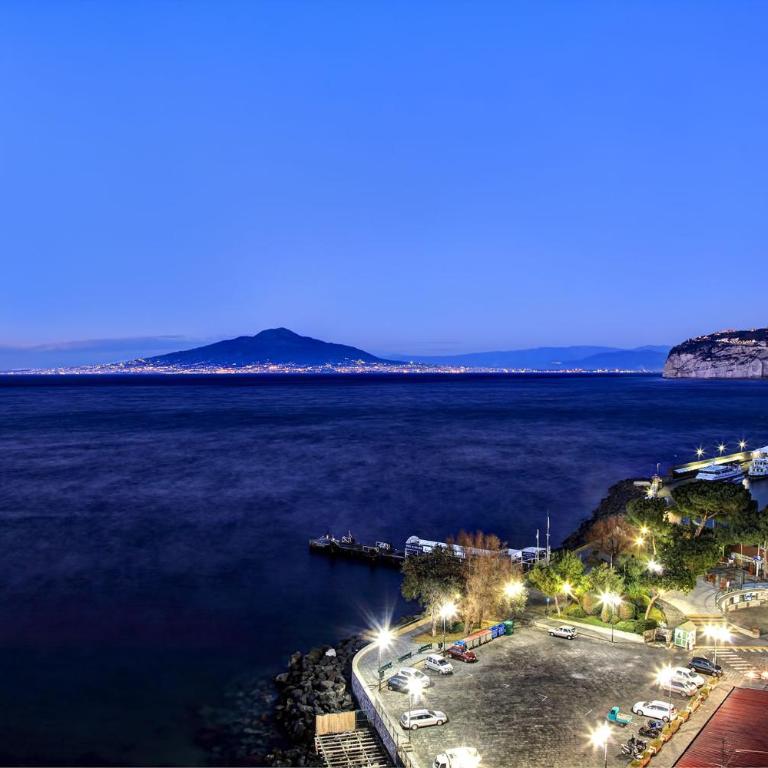 Caruso 4 by Villasandco RentalSorrento - Apartment - 9