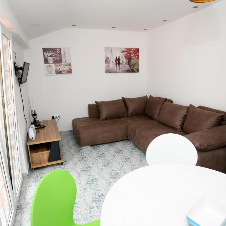 Bugi - Apartment with Terrace - 6