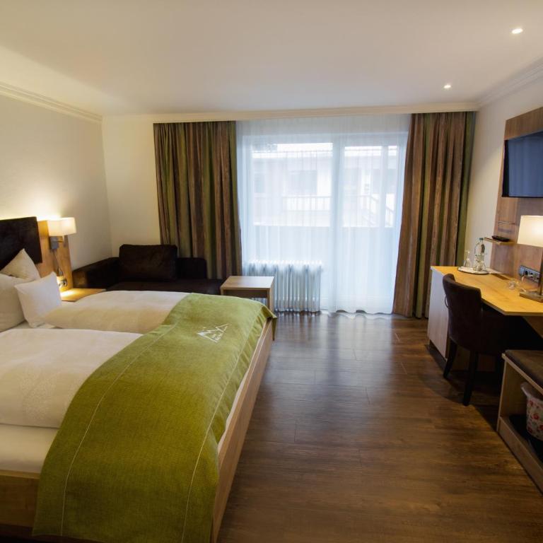Hotel Alp Inn - Chiemgaukarte inclusive - Doppelzimmer mit Balkon oder Terrasse - 9
