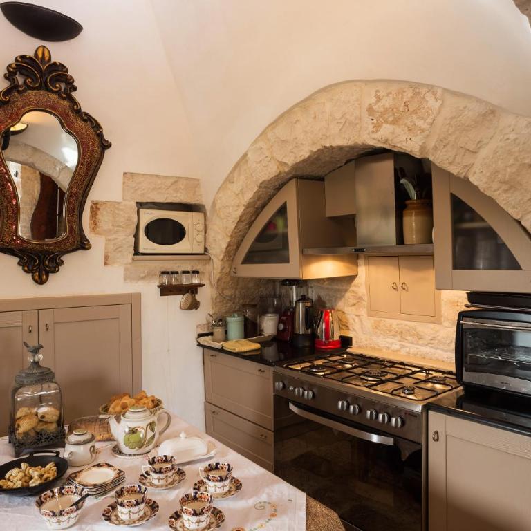 16 Trulli e Giardini - Appartamento con 3 Camere da Letto - 16