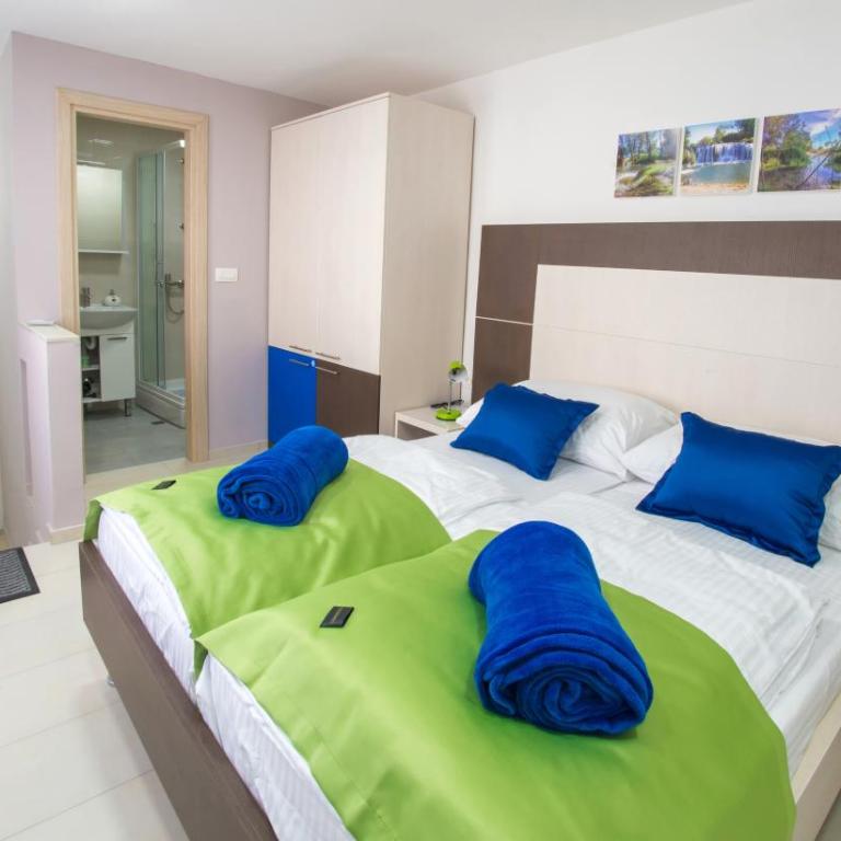 Five Rivers Rooms - Deluxe Queen Room - 12