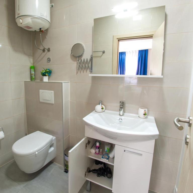 Five Rivers Rooms - Deluxe Family Room - 10