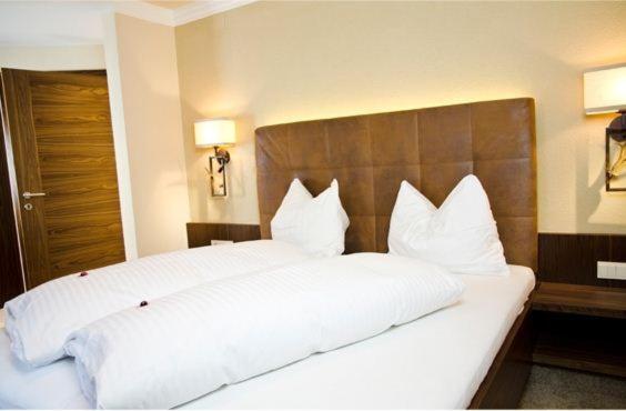 Hotel Garni Caroline - Doppelzimmer mit Balkon - 10