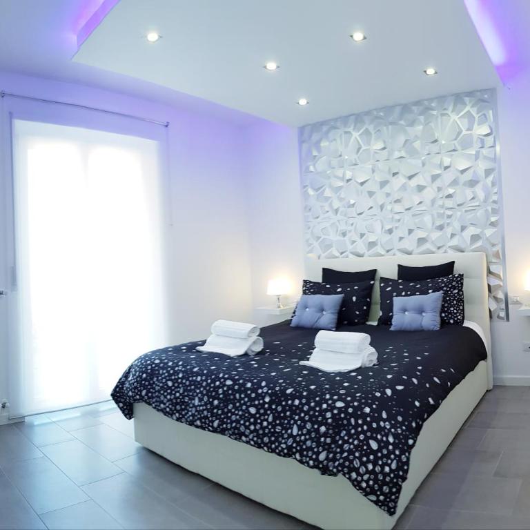 Diamond Suite Verona - King Suite with Spa Bath - 5